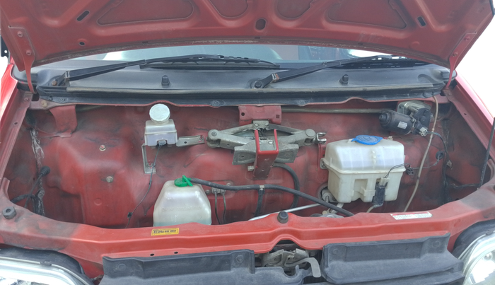 2010 Maruti Eeco 5 STR, Petrol, Manual, 30,163 km, Open Bonnet