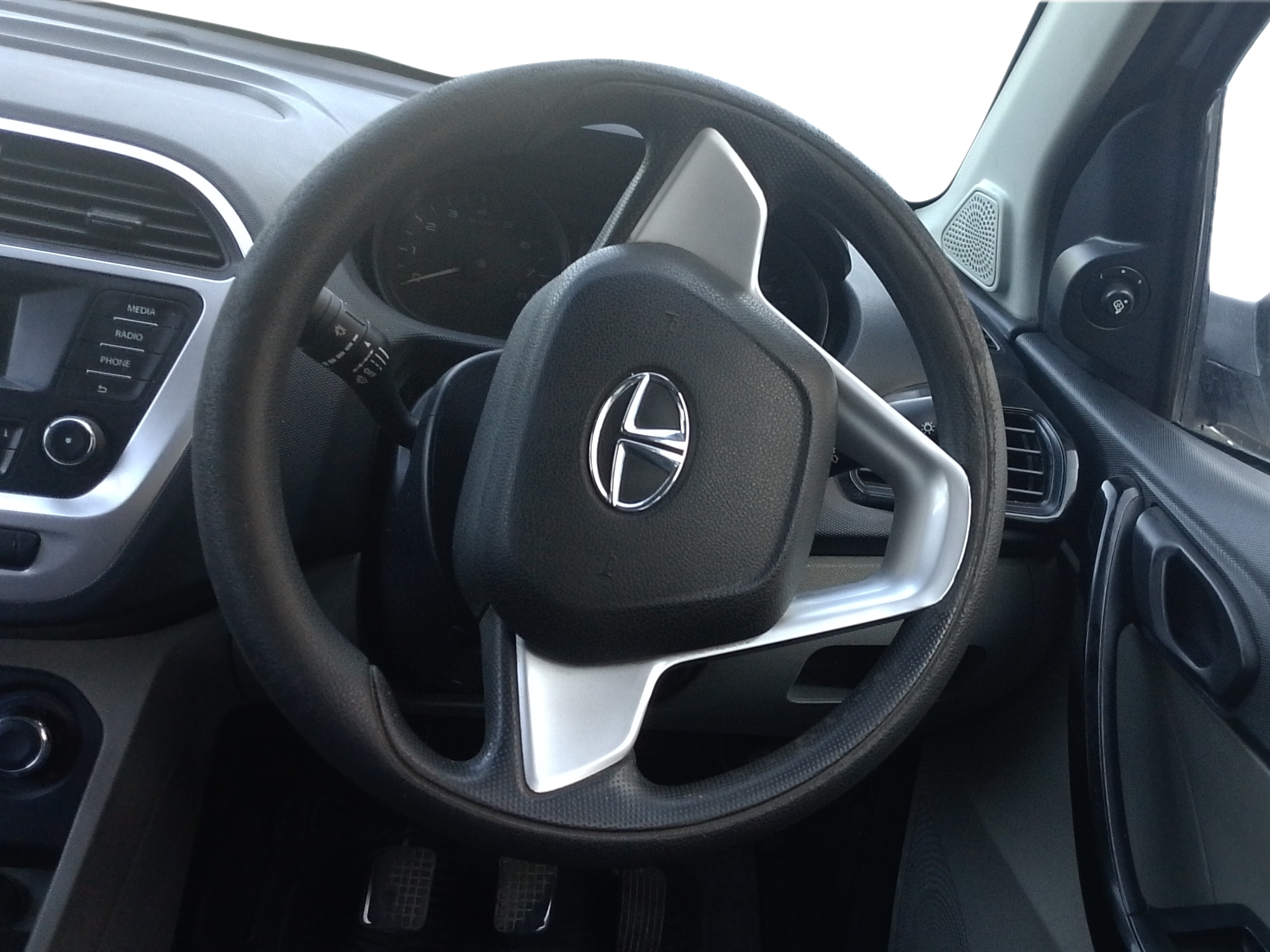 2017 Tata Tiago XT PETROL, Petrol, Manual, 91,779 km, Steering Wheel Close Up