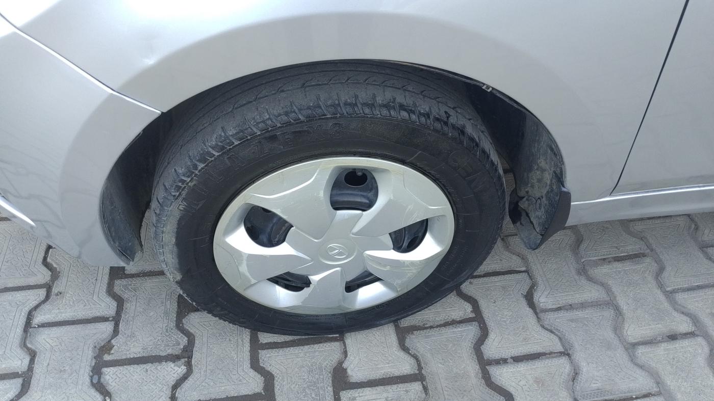 2017 Tata Tiago XT PETROL, Petrol, Manual, 91,779 km, Left Front Wheel