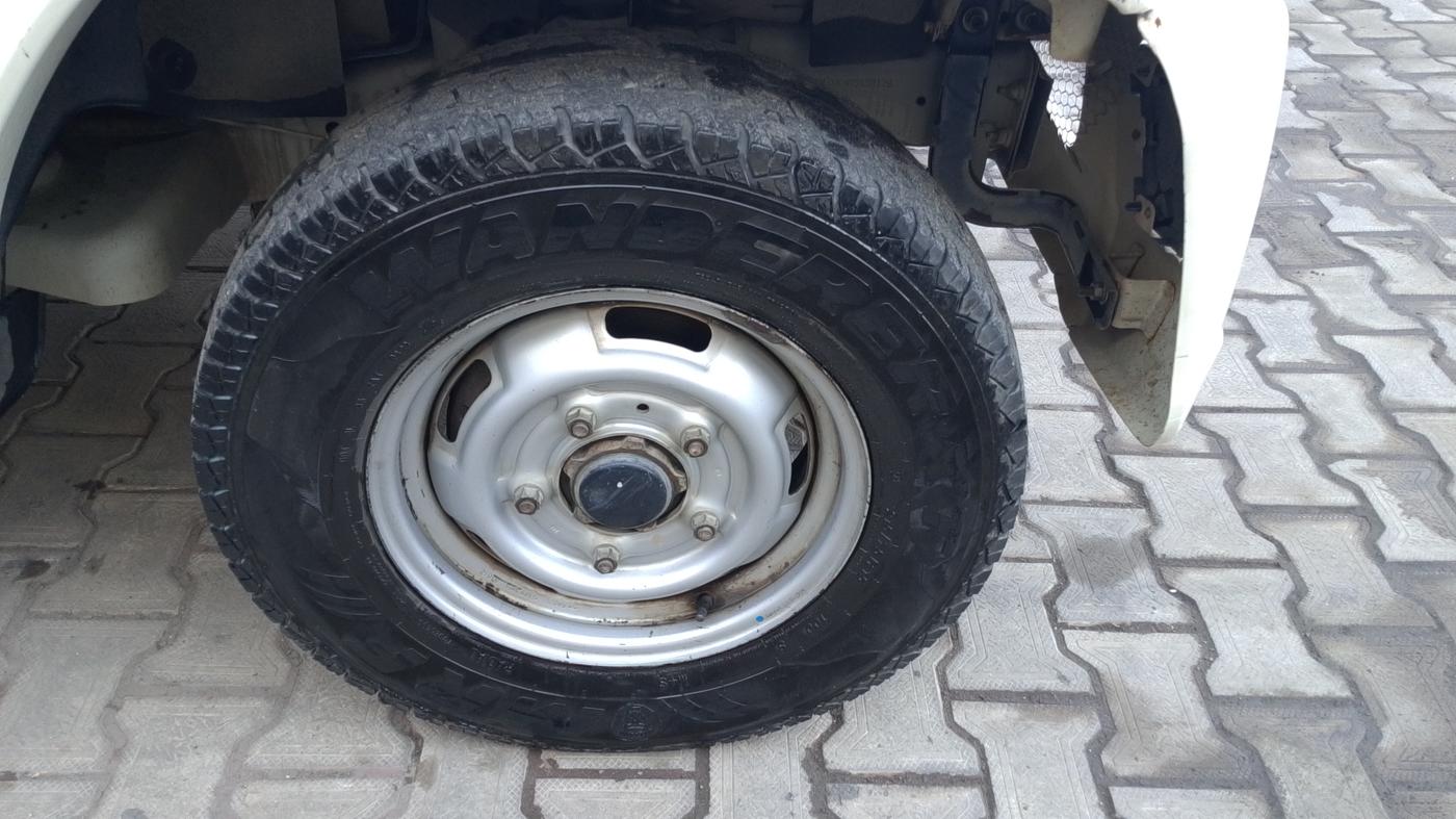 2021 Mahindra Bolero B4, Diesel, Manual, 78,897 km, Right Front Wheel