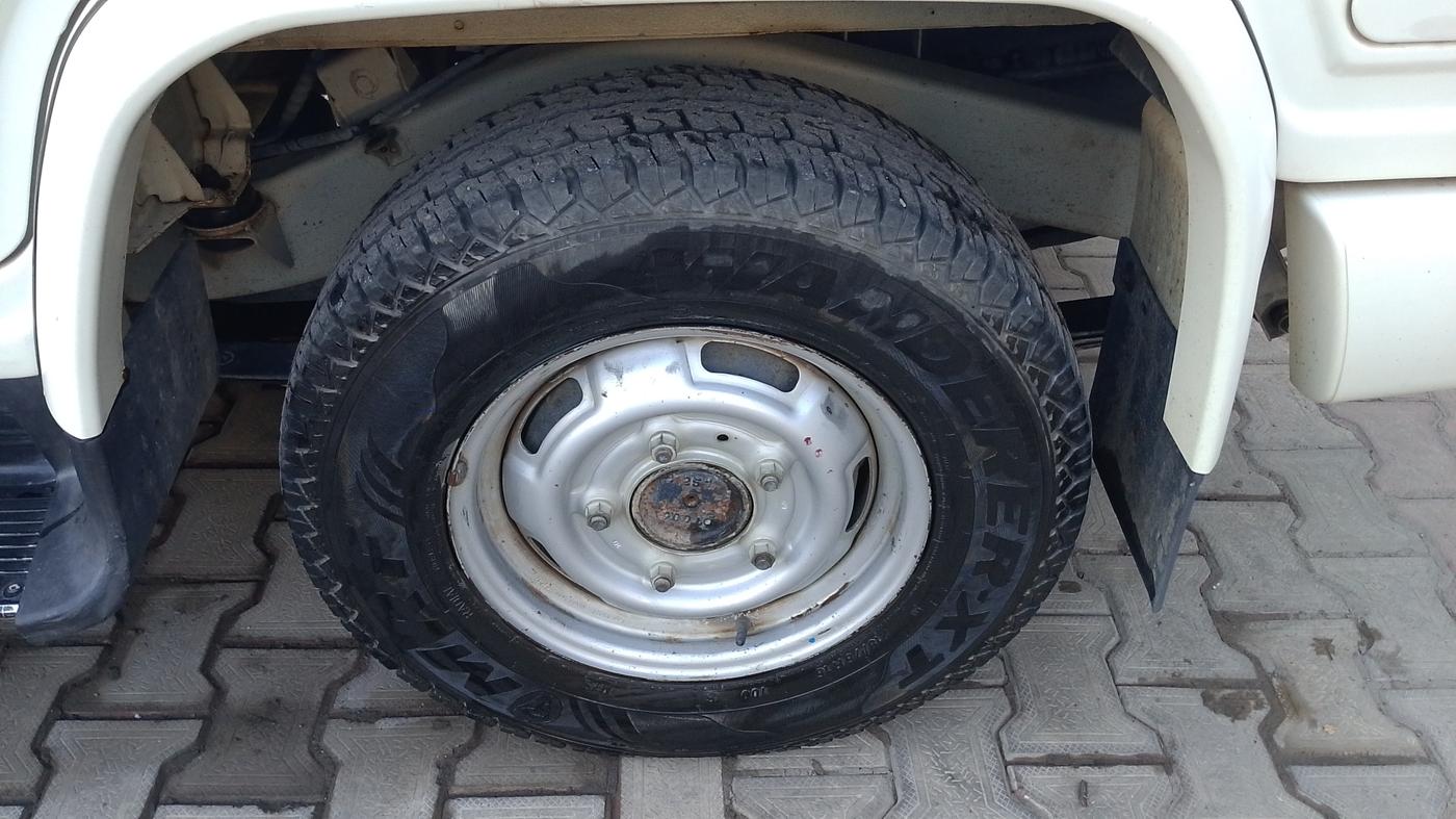 2021 Mahindra Bolero B4, Diesel, Manual, 78,897 km, Left Rear Wheel