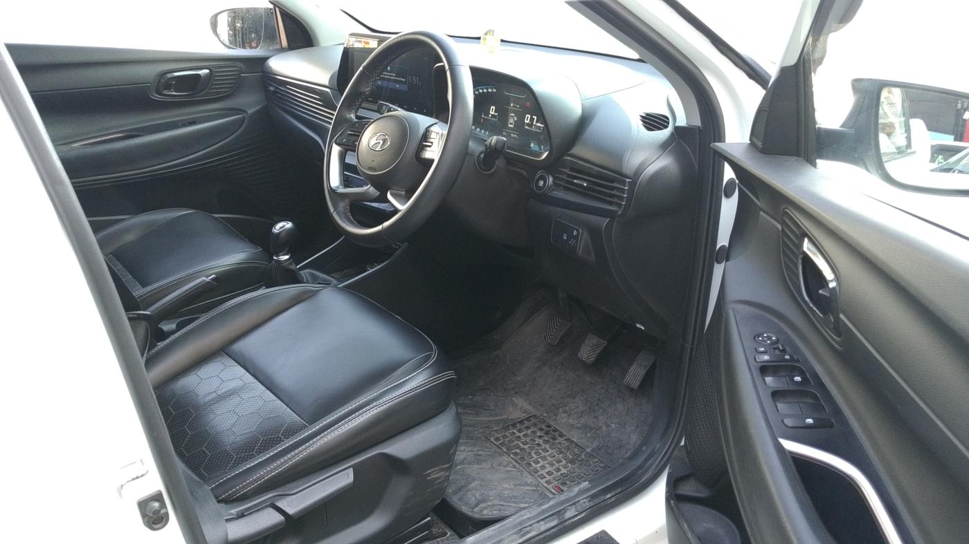 2021 Hyundai NEW I20 ASTA 1.2 MT, Petrol, Manual, 75,679 km, Right Side Front Door Cabin