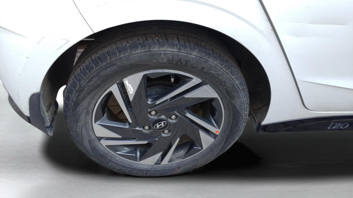 2021 Hyundai NEW I20 ASTA 1.2 MT, Petrol, Manual, 75,679 km, Right Rear Wheel