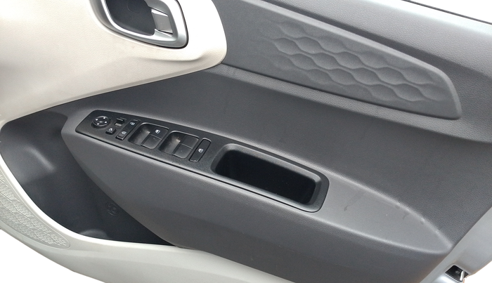 2021 Hyundai AURA SX 1.2, Petrol, Manual, 6,960 km, Driver Side Door Panel Controls