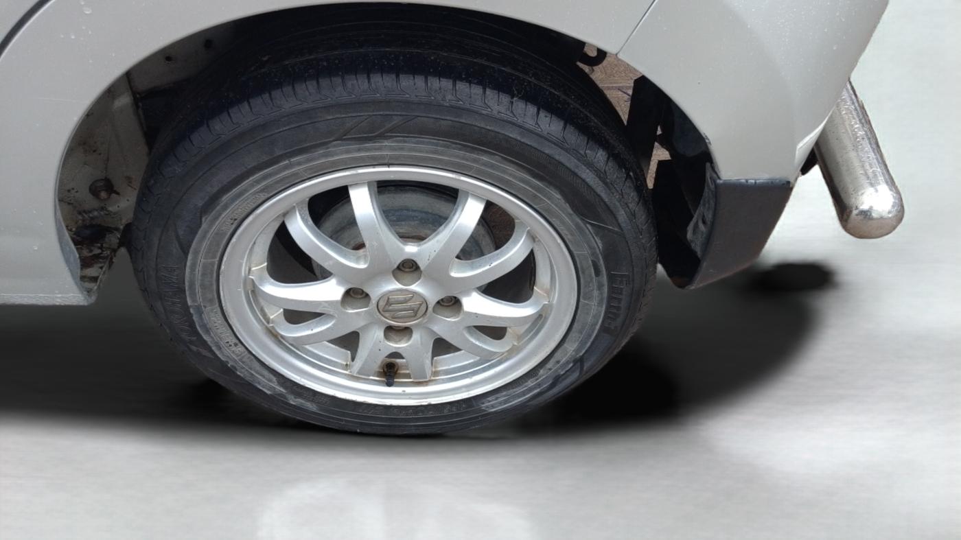 2014 Maruti Celerio VXI, Petrol, Manual, 63,345 km, Left Rear Wheel