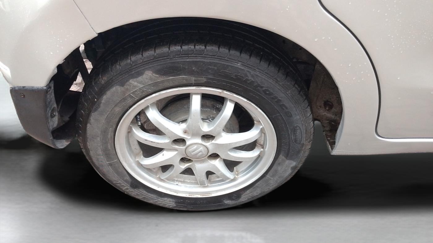2014 Maruti Celerio VXI, Petrol, Manual, 63,345 km, Right Rear Wheel