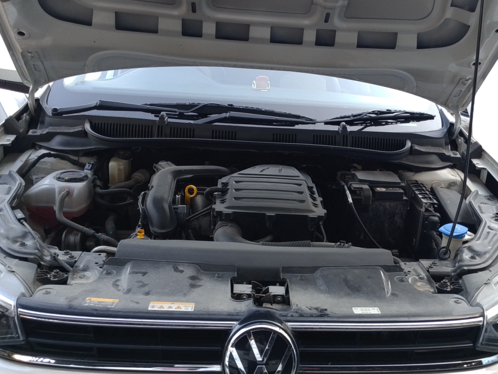 2023 Volkswagen VIRTUS TOPLINE TSI 1.0 AT, Petrol, Automatic, 23,879 km, Open Bonnet