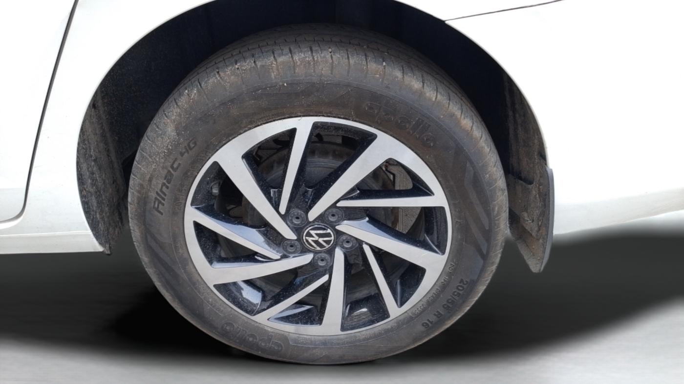 2023 Volkswagen VIRTUS TOPLINE TSI 1.0 AT, Petrol, Automatic, 23,879 km, Left Rear Wheel