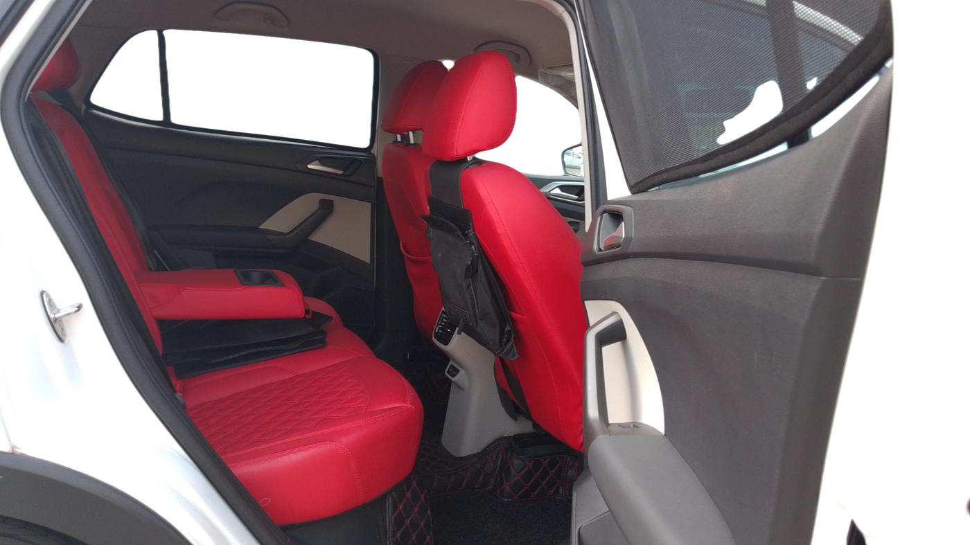 2022 Volkswagen TAIGUN GT 1.5 TSI MT, Petrol, Manual, 12,252 km, Right Side Rear Door Cabin