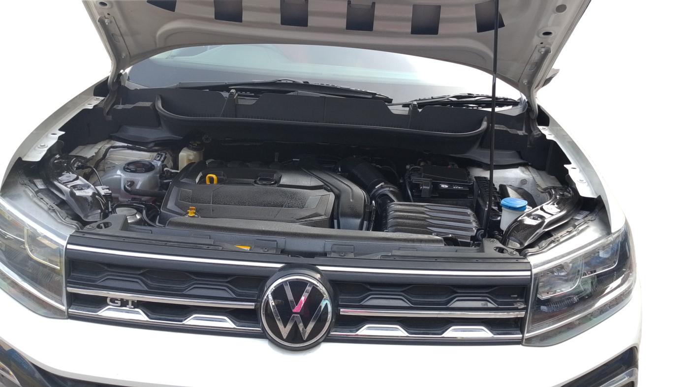 2022 Volkswagen TAIGUN GT 1.5 TSI MT, Petrol, Manual, 12,252 km, Open Bonnet