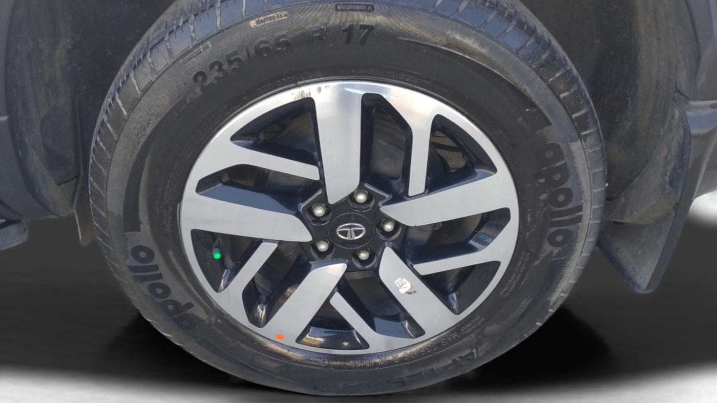 2021 Tata Harrier XZA PLUS 2.0L, Diesel, Automatic, 59,046 km, Left Rear Wheel