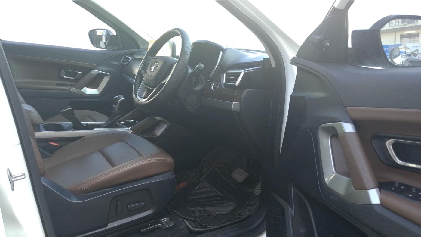 2021 Tata Harrier XZA PLUS 2.0L, Diesel, Automatic, 59,046 km, Right Side Front Door Cabin