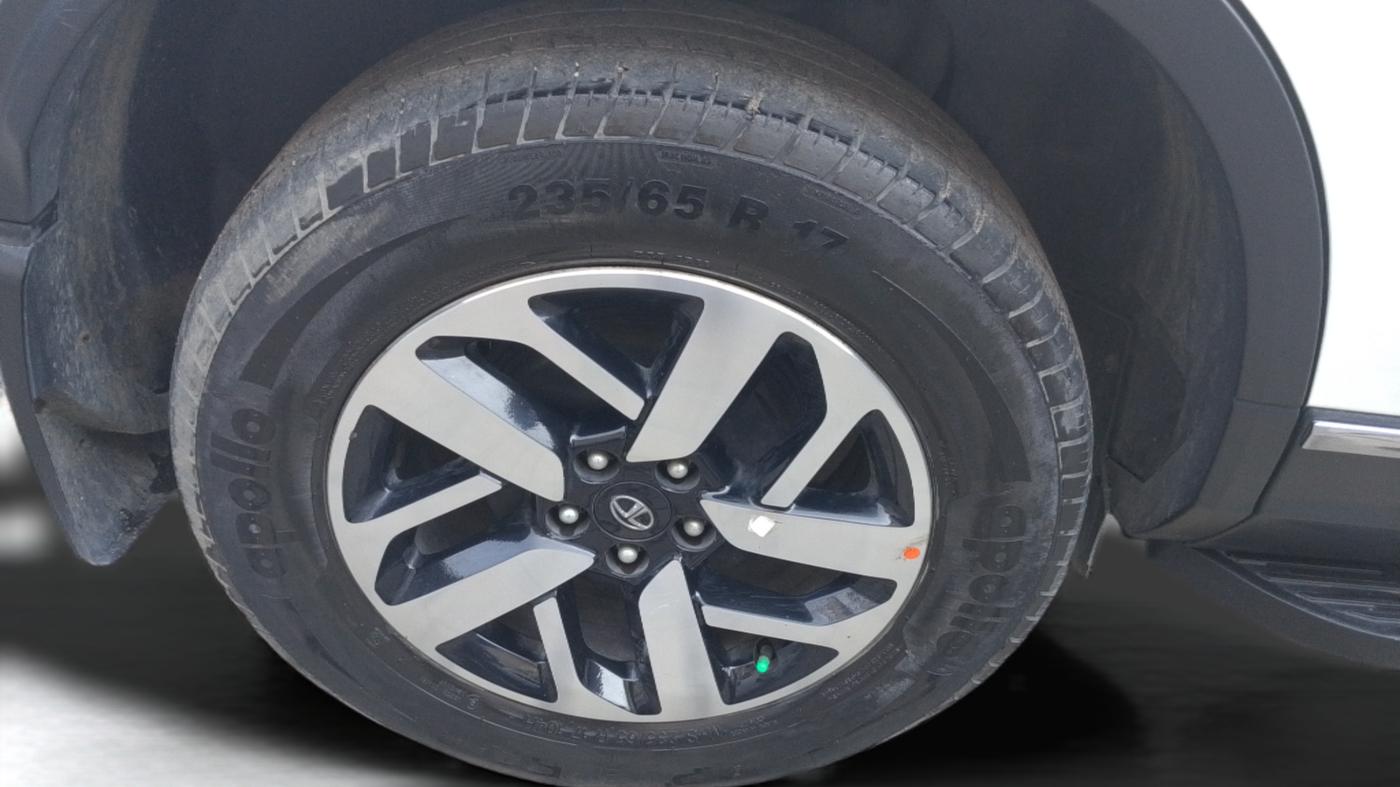 2021 Tata Harrier XZA PLUS 2.0L, Diesel, Automatic, 59,046 km, Right Rear Wheel