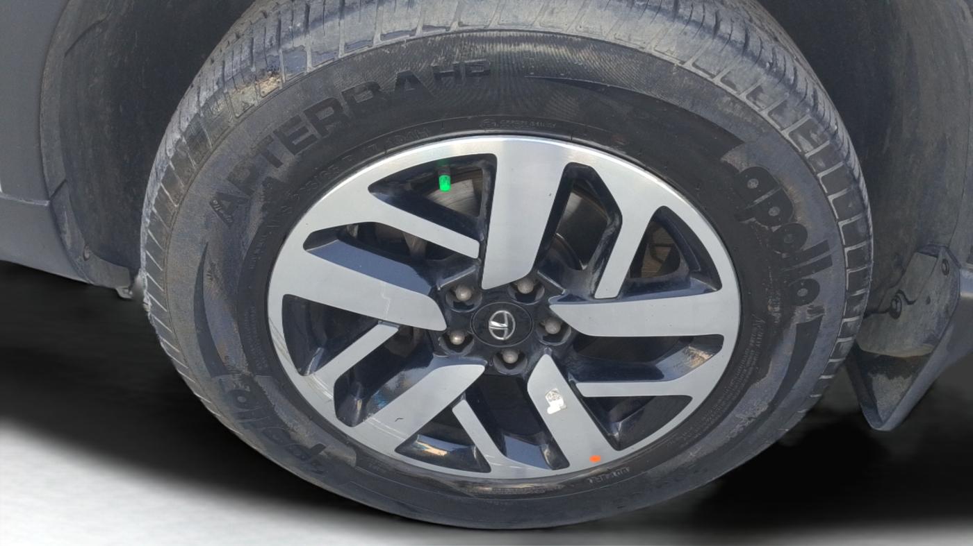 2021 Tata Harrier XZA PLUS 2.0L, Diesel, Automatic, 59,046 km, Left Front Wheel