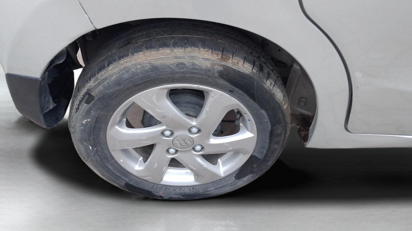2017 Maruti Celerio ZXI (O), Petrol, Manual, 90,682 km, Right Rear Wheel