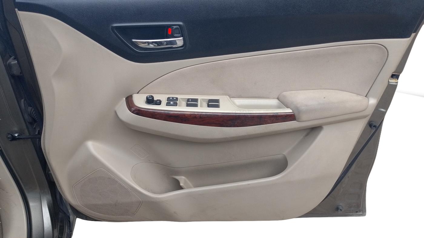 2017 Maruti Dzire ZDI PLUS, Diesel, Manual, 1,27,220 km, Driver Side Door Panel Controls