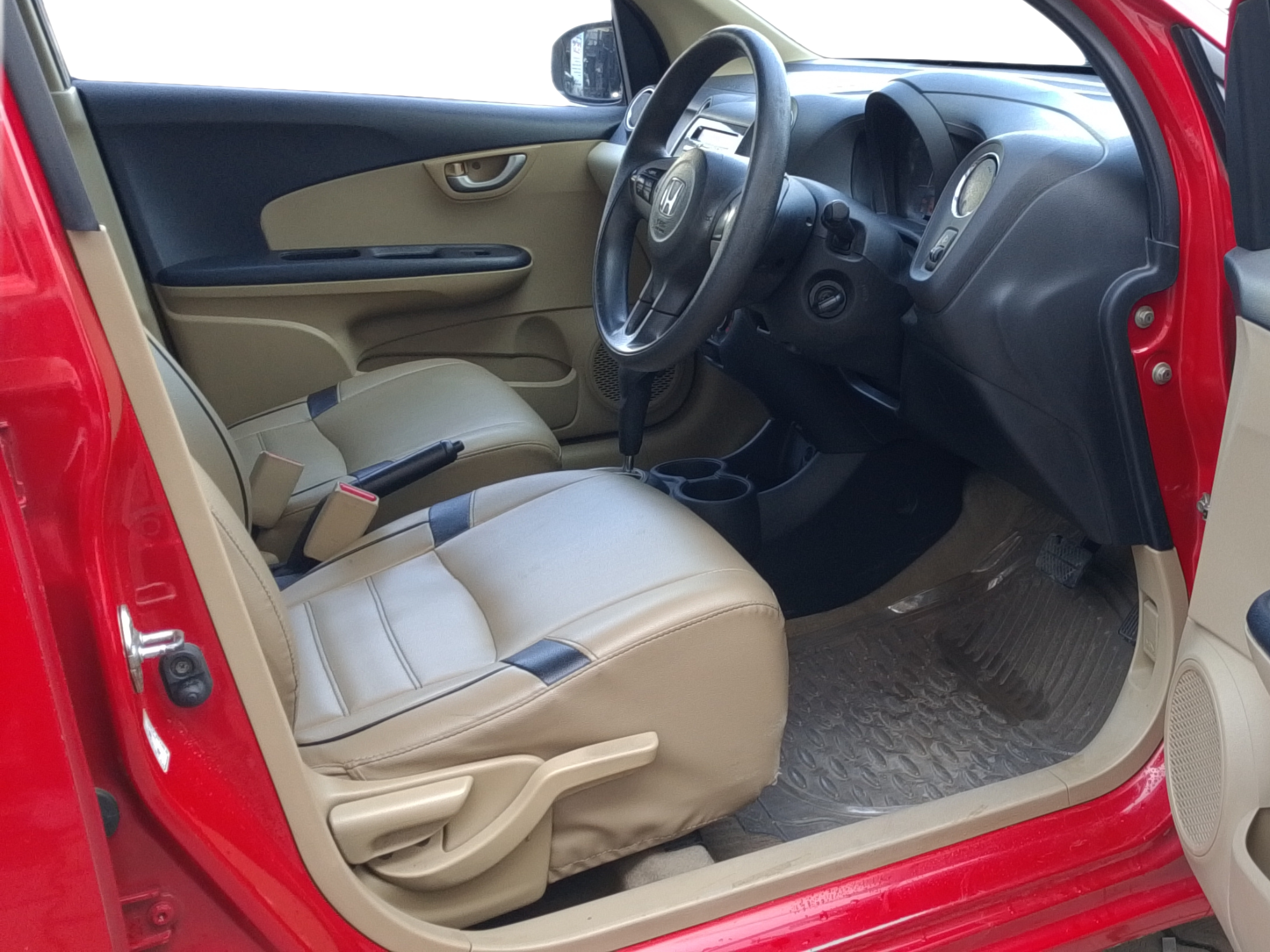 2015 Honda Brio VX AT, Petrol, Automatic, 55,184 km, Right Side Front Door Cabin