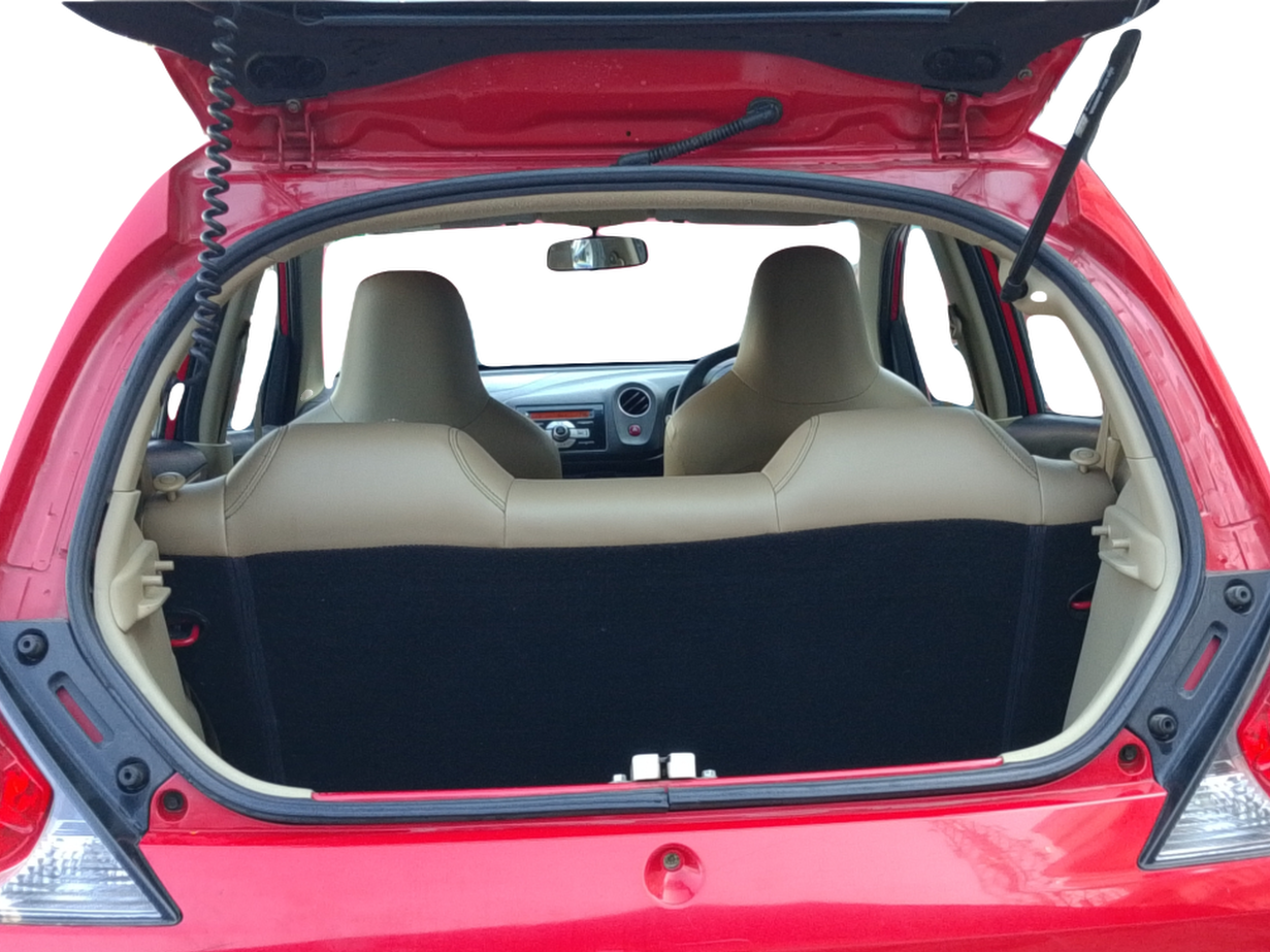 2015 Honda Brio VX AT, Petrol, Automatic, 55,184 km, Boot Inside