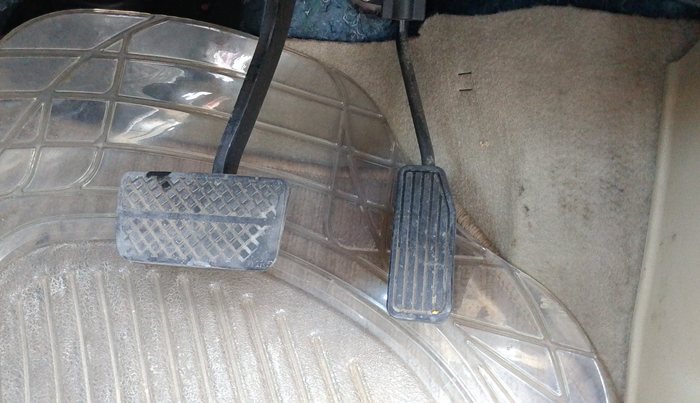 2015 Honda Brio VX AT, Petrol, Automatic, 55,184 km, Pedals