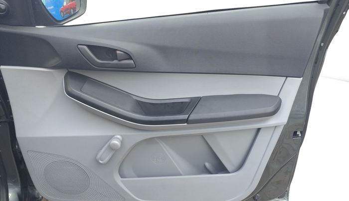 2024 Tata Tiago XE PETROL, Petrol, Manual, 1,545 km, Driver Side Door Panel Controls
