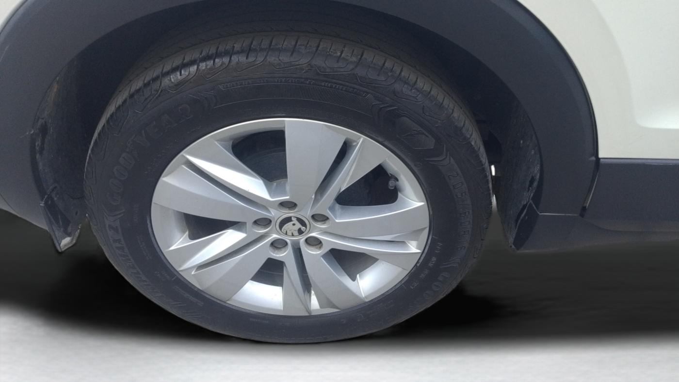 2021 Skoda KUSHAQ AMBITION 1.0L TSI AT, Petrol, Automatic, 35,567 km, Right Rear Wheel