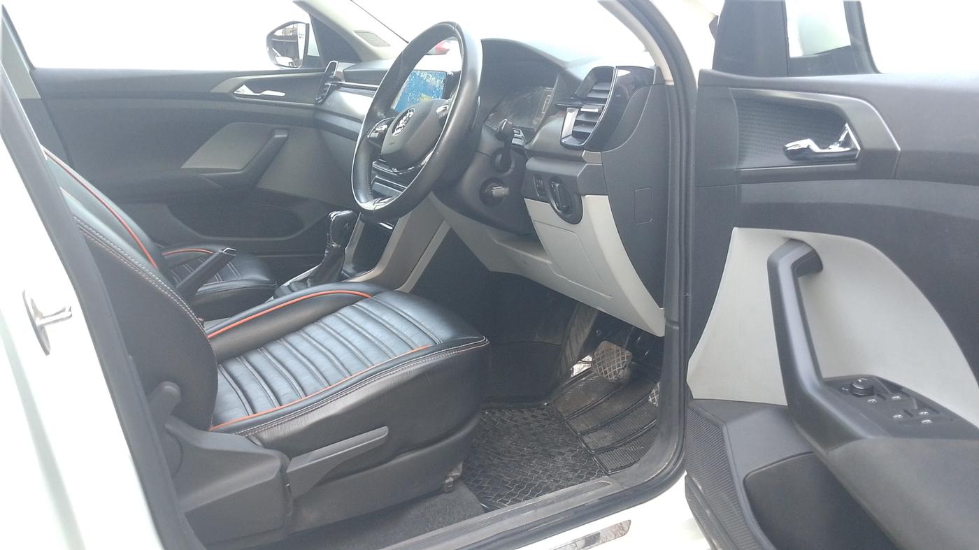 2021 Skoda KUSHAQ AMBITION 1.0L TSI AT, Petrol, Automatic, 35,567 km, Right Side Front Door Cabin