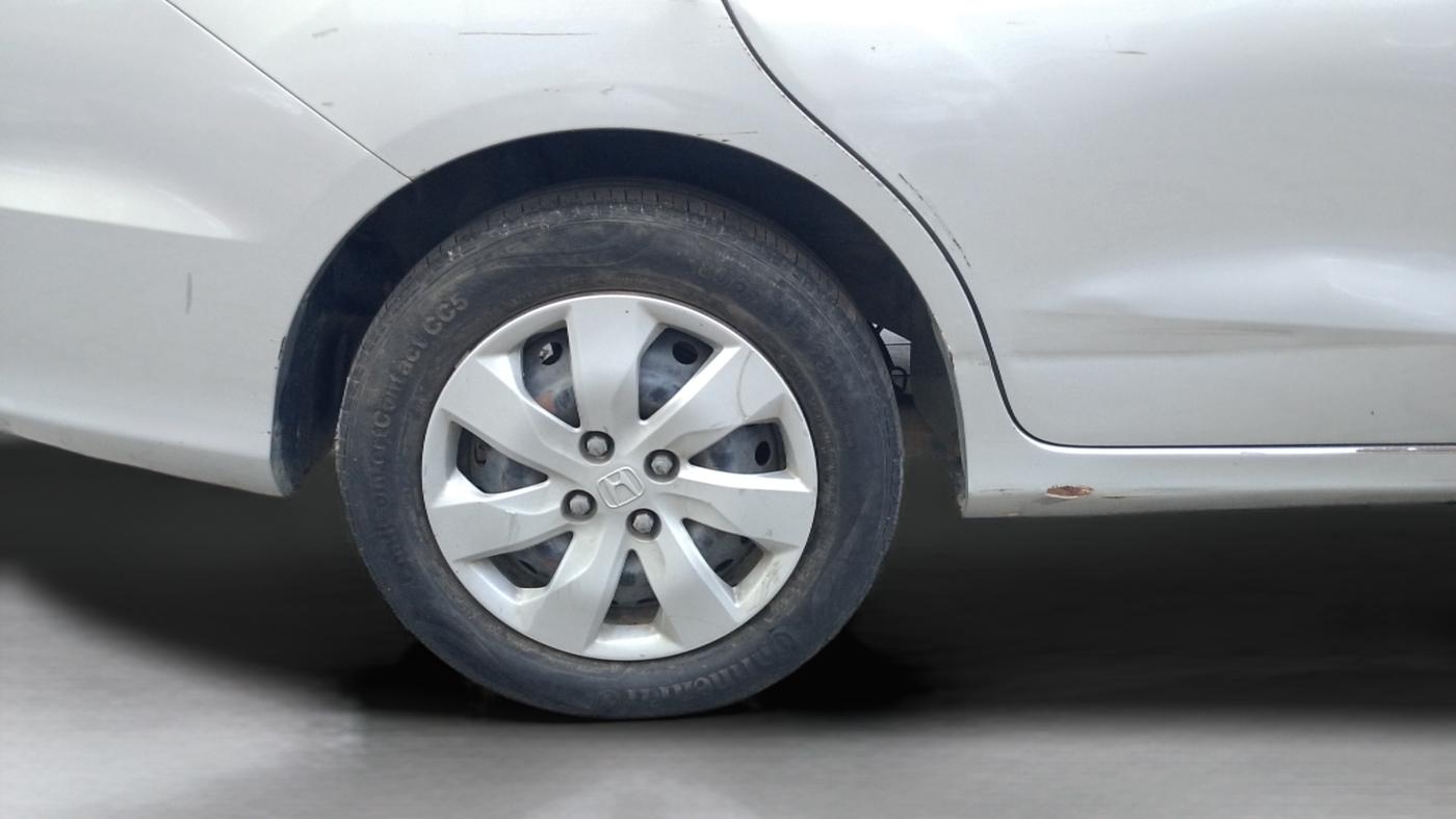 2015 Honda Mobilio 1.5L I-DTEC S, Diesel, Manual, 1,13,765 km, Right Rear Wheel