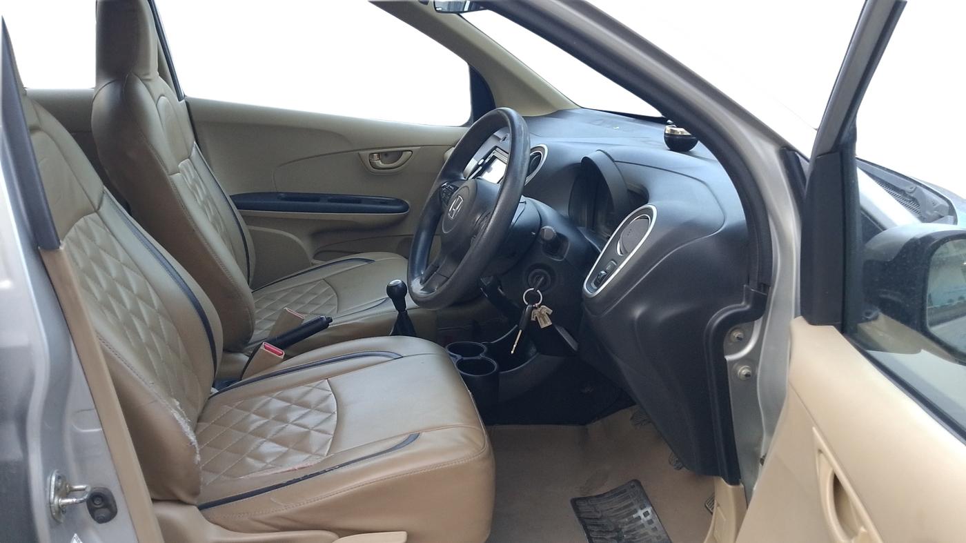 2015 Honda Mobilio 1.5L I-DTEC S, Diesel, Manual, 1,13,765 km, Right Side Front Door Cabin