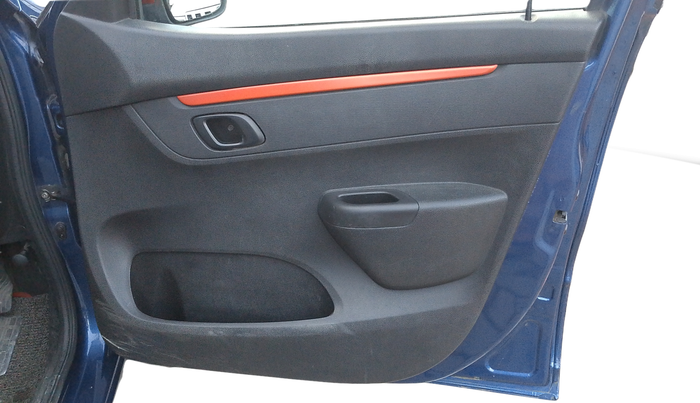 2018 Renault Kwid CLIMBER 1.0 AMT, Petrol, Automatic, 14,487 km, Driver Side Door Panel Controls