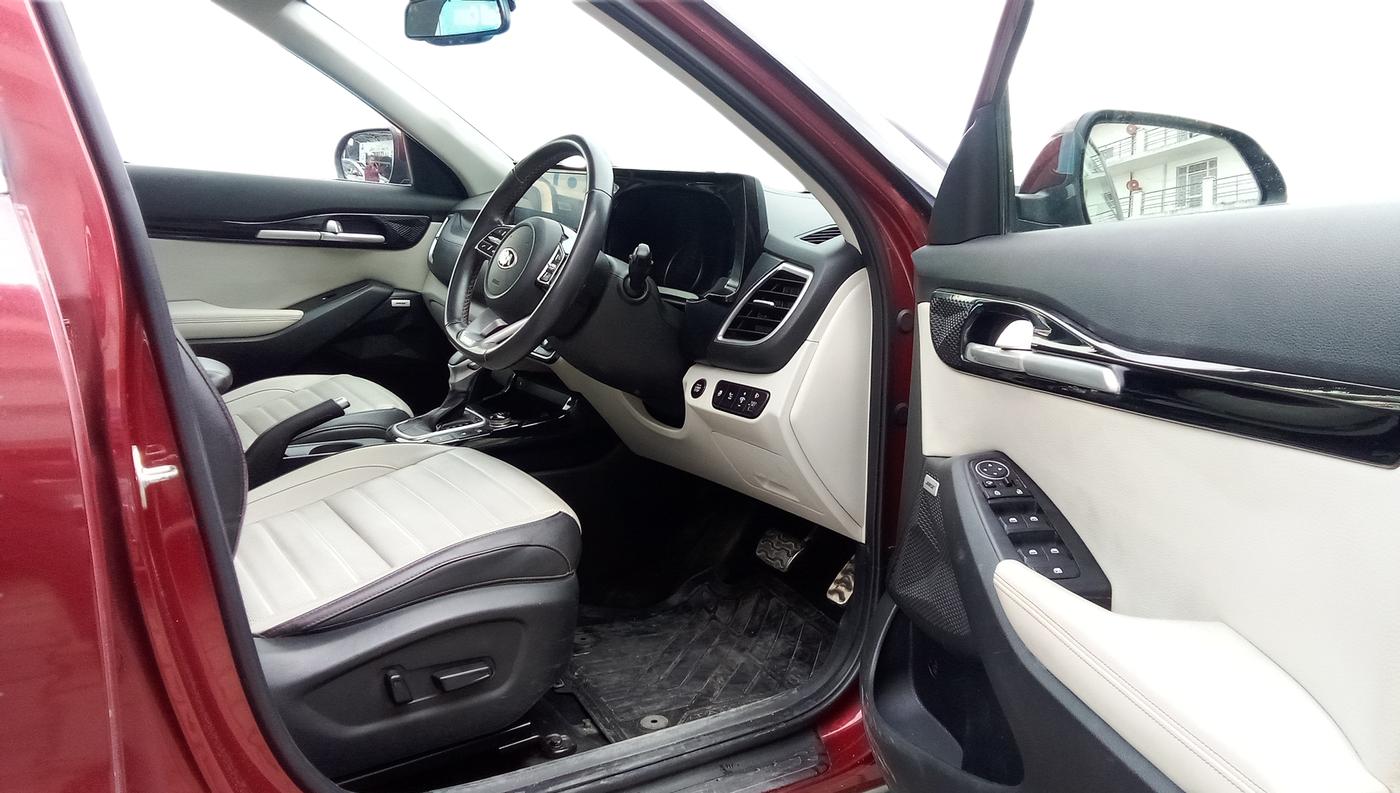 2019 KIA SELTOS GTX PLUS AT 1.5 DIESEL, Diesel, Automatic, 54,812 km, Right Side Front Door Cabin