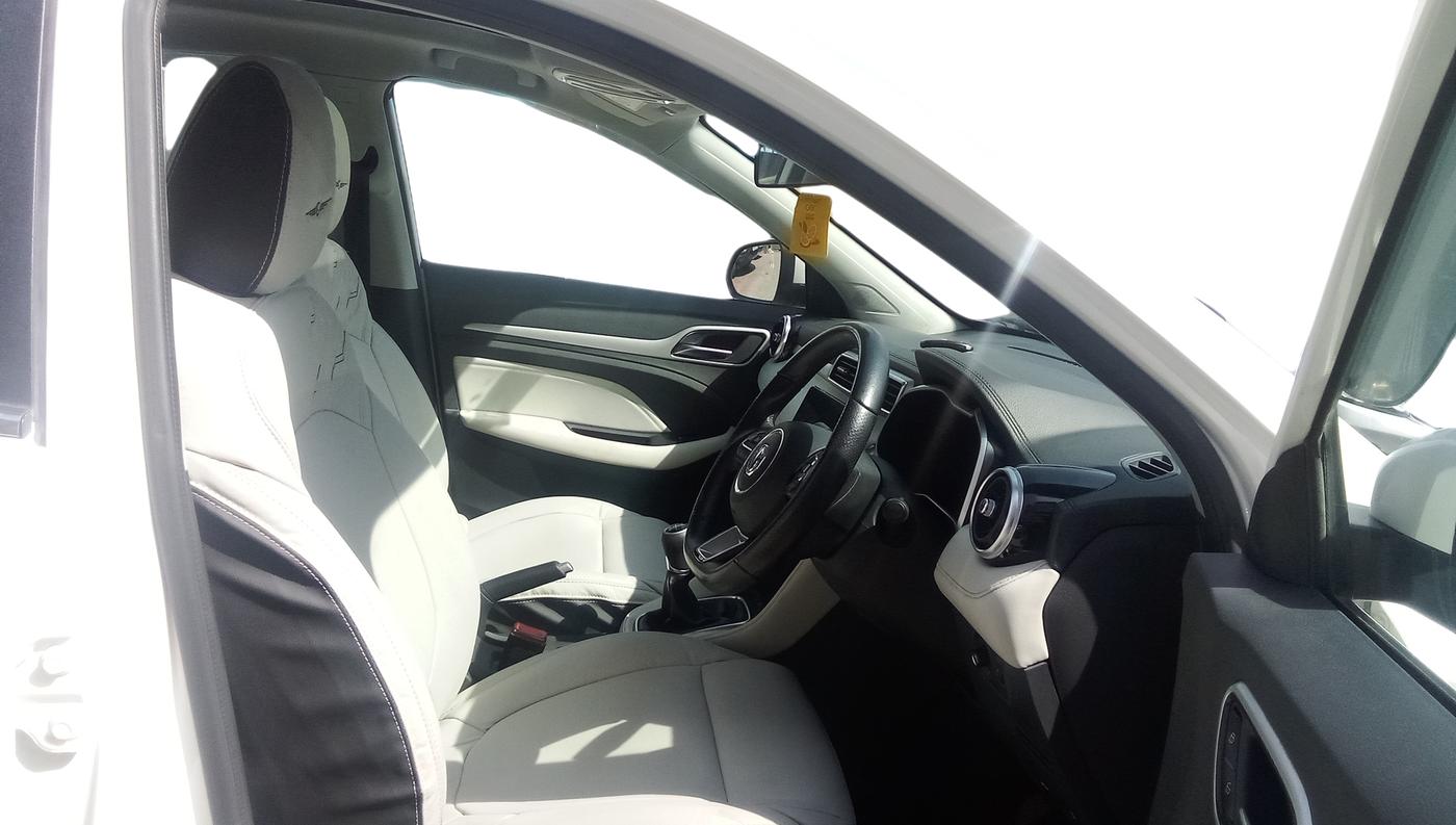 2023 MG ASTOR SMART 1.5 MT, Petrol, Manual, 26,782 km, Right Side Front Door Cabin