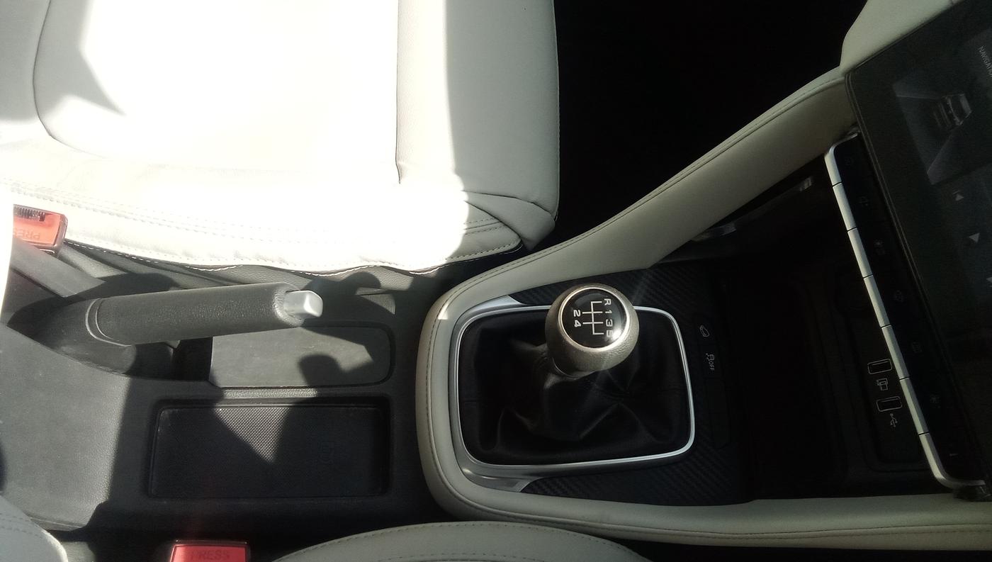 2023 MG ASTOR SMART 1.5 MT, Petrol, Manual, 26,782 km, Gear Lever