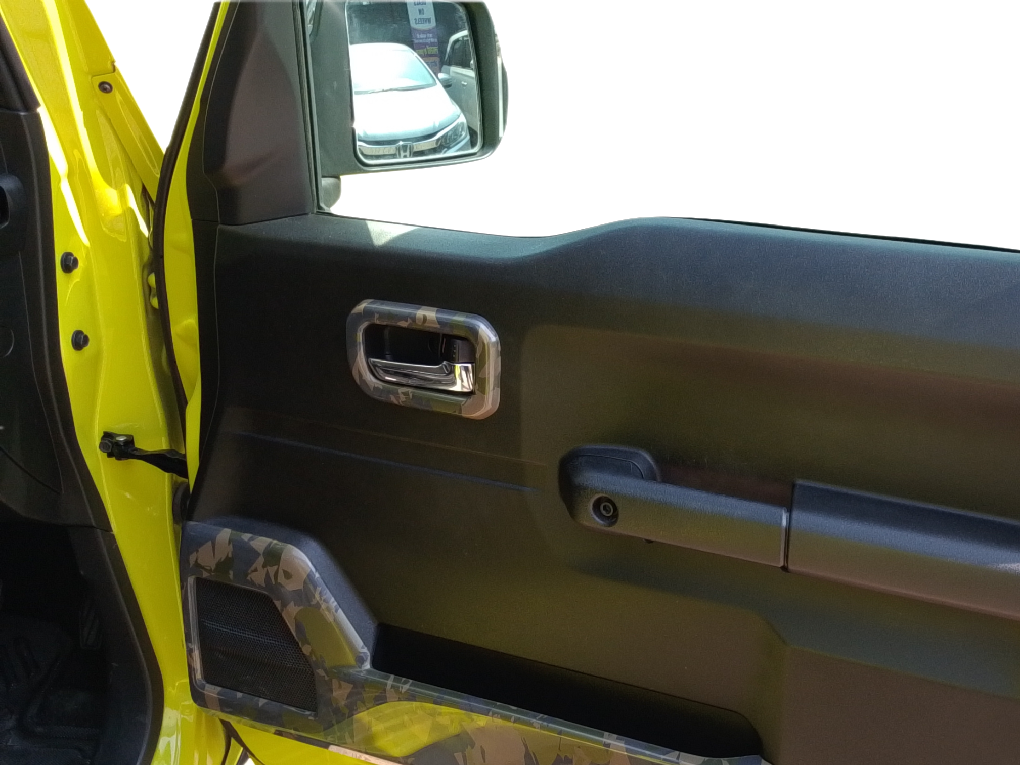 2023 Maruti JIMNY ALPHA ALL GRIP PRO AT, Petrol, Automatic, 12,014 km, Driver Side Door Panel Controls