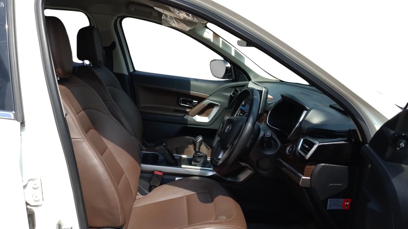 2021 Tata Harrier XZ 2.0L, Diesel, Manual, 85,280 km, Right Side Front Door Cabin