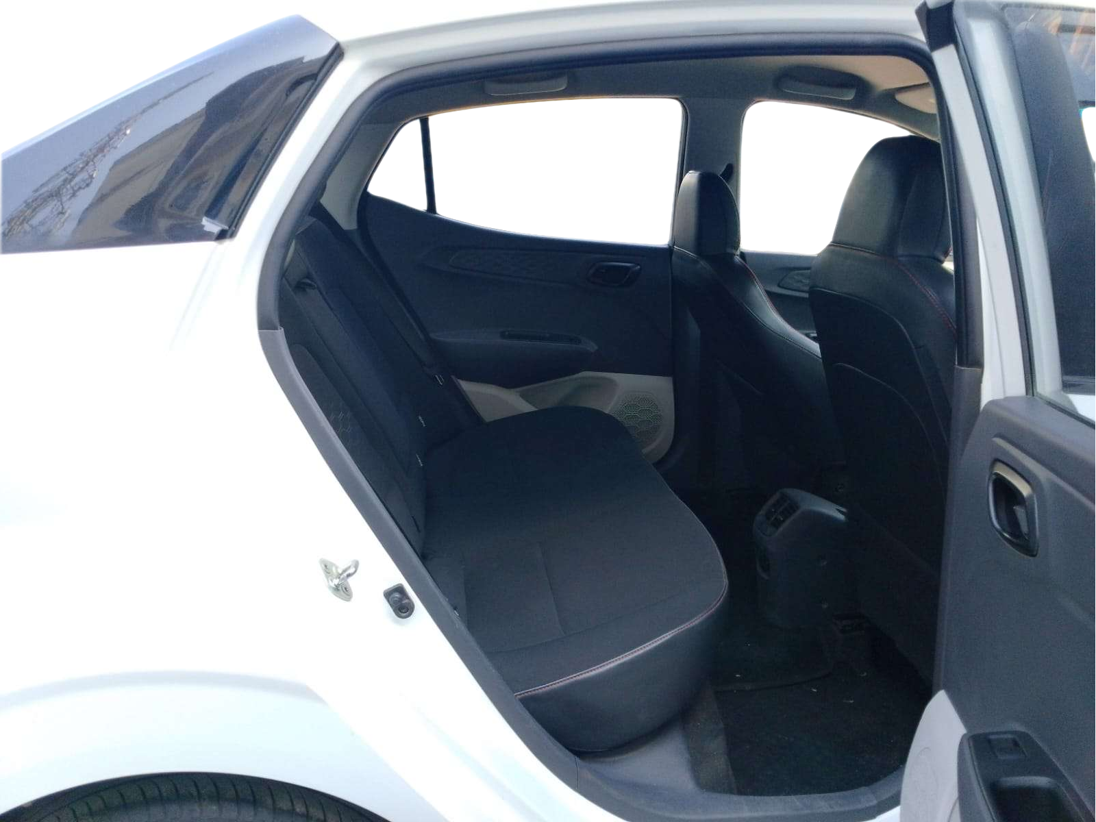 2021 Hyundai AURA SX+ 1.0 TURBO GDI MT, Petrol, Manual, 51,637 km, Right Side Rear Door Cabin