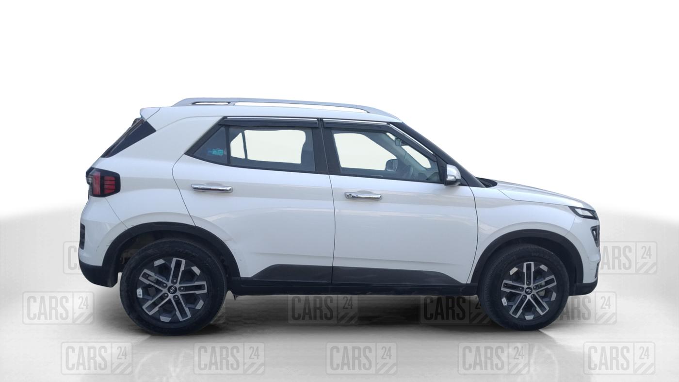 2024 Hyundai VENUE SX 1.5 CRDI, Diesel, Manual, 17,311 km, Right Side View