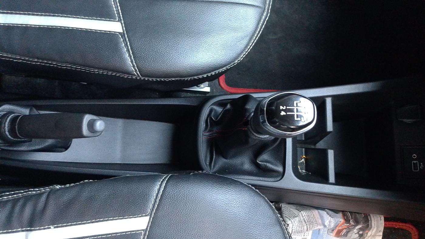 2021 Renault Kwid RXT 1.0 (O), Petrol, Manual, 10,708 km, Gear Lever