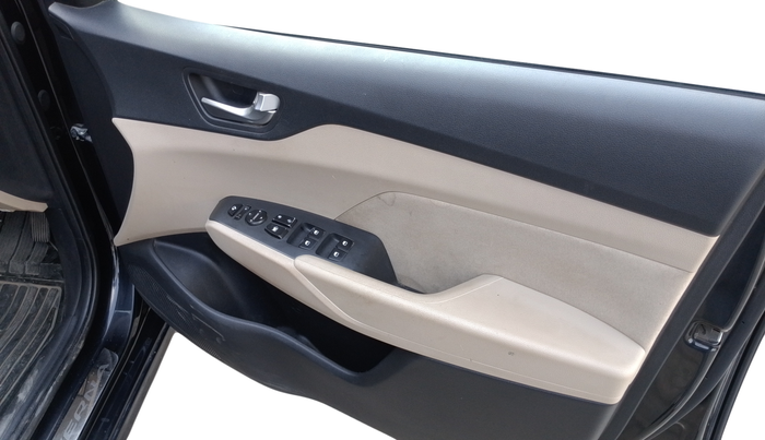 2022 Hyundai Verna SX 1.5 VTVT, Petrol, Manual, 46,501 km, Driver Side Door Panel Controls