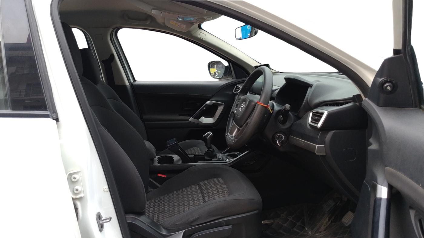 2021 Tata Harrier XM 2.0L KRYOTEC, Diesel, Manual, 77,690 km, Right Side Front Door Cabin