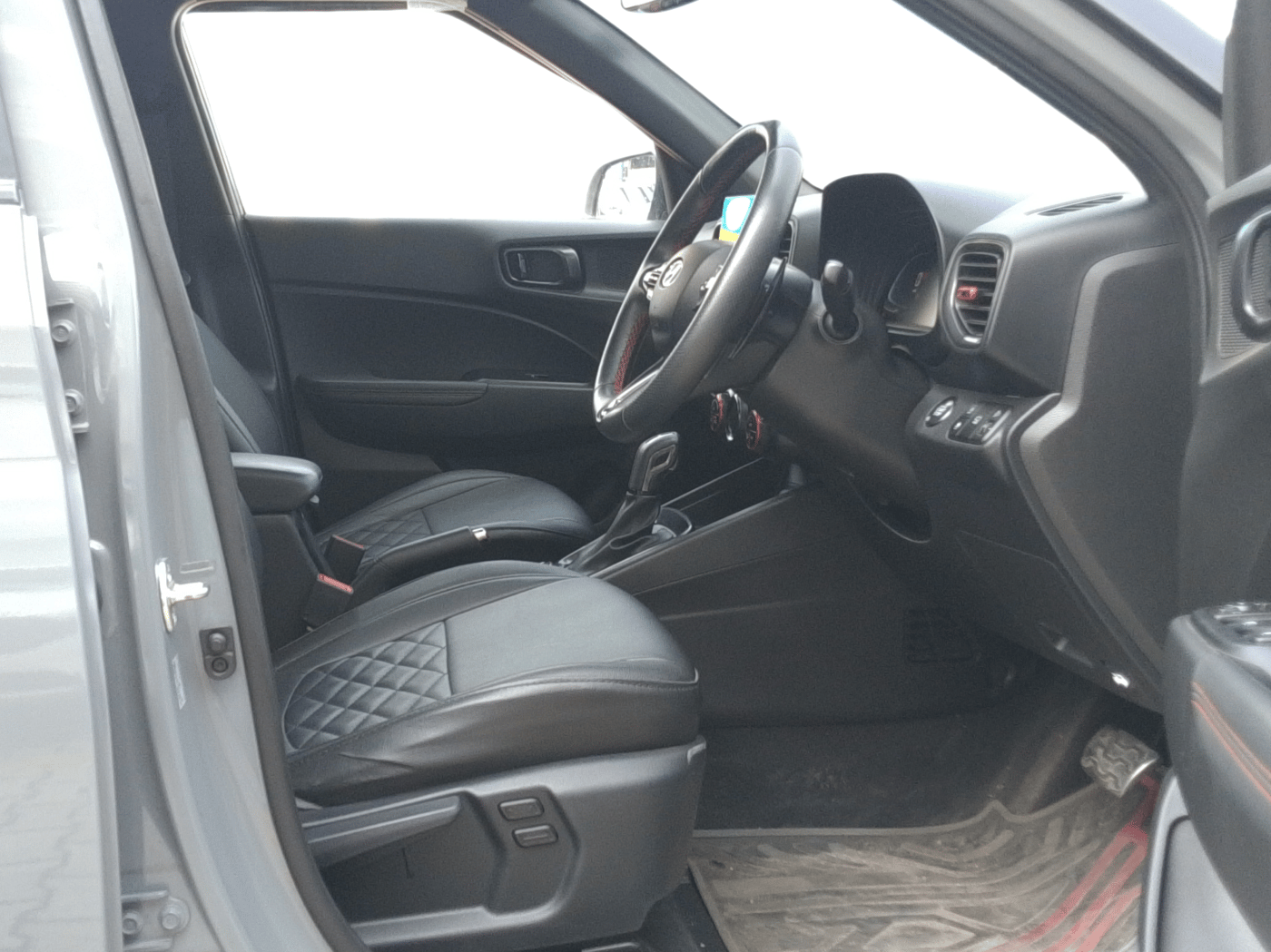 2024 Hyundai VENUE N LINE N8 1.0 TURBO DCT, Petrol, Automatic, 7,570 km, Right Side Front Door Cabin