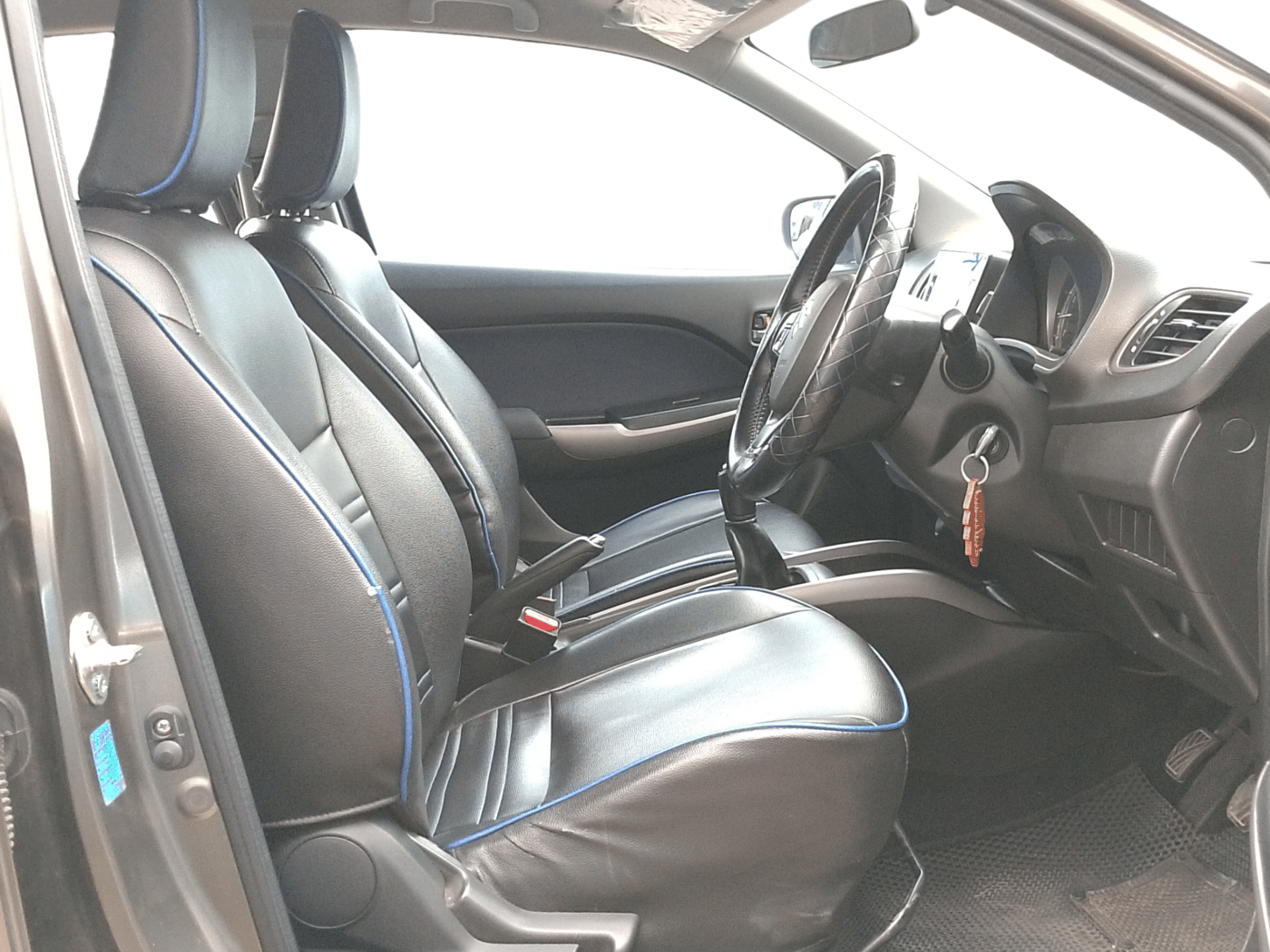 2020 Maruti Baleno DELTA PETROL 1.2, Petrol, Manual, 67,709 km, Right Side Front Door Cabin