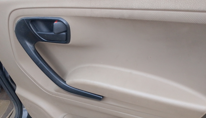 2022 Mahindra BOLERO NEO N 8, Diesel, Manual, 25,773 km, Driver Side Door Panel Controls