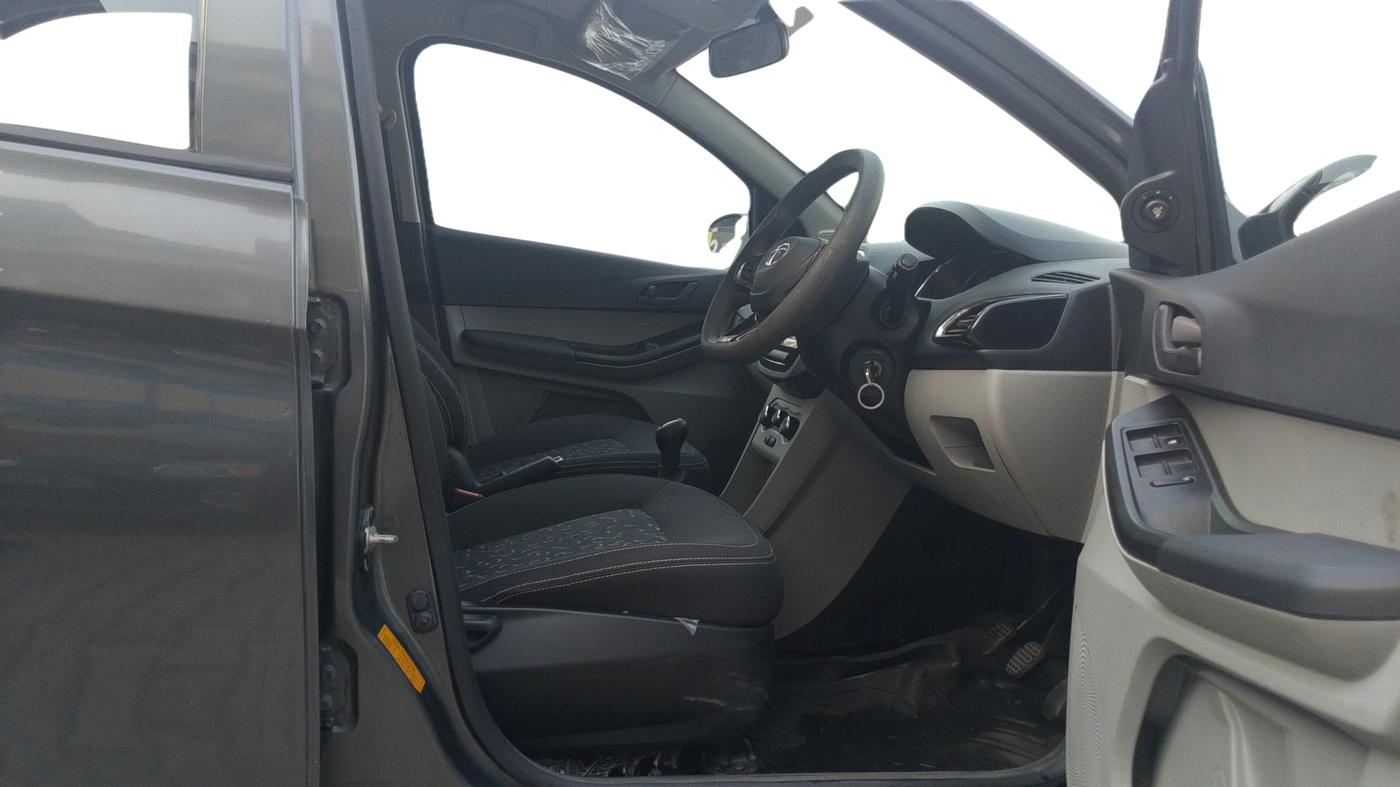 2021 Tata Tiago XT PETROL, Petrol, Manual, 86,559 km, Right Side Front Door Cabin