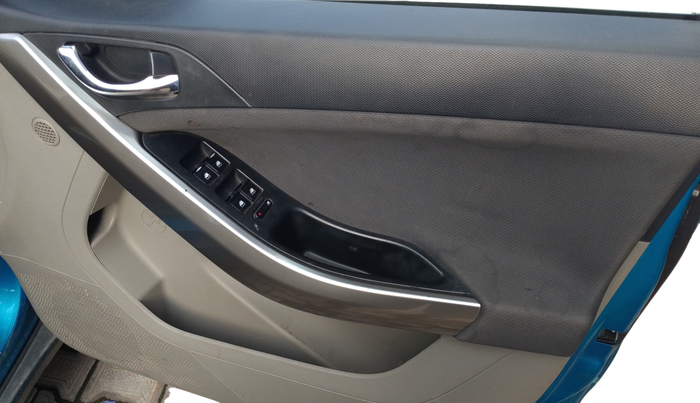 2017 Tata NEXON XZ PLUS DIESEL, Diesel, Manual, 48,870 km, Driver Side Door Panel Controls