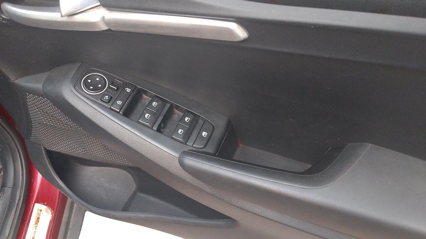 2019 KIA SELTOS HTK PLUS 1.5 DIESEL, Diesel, Manual, 80,887 km, Driver Side Door Panel Controls