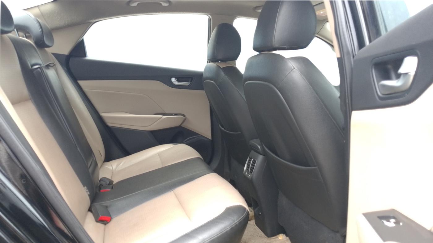 2017 Hyundai Verna 1.6 VTVT SX (O) AT, Petrol, Automatic, 1,06,791 km, Right Side Rear Door Cabin