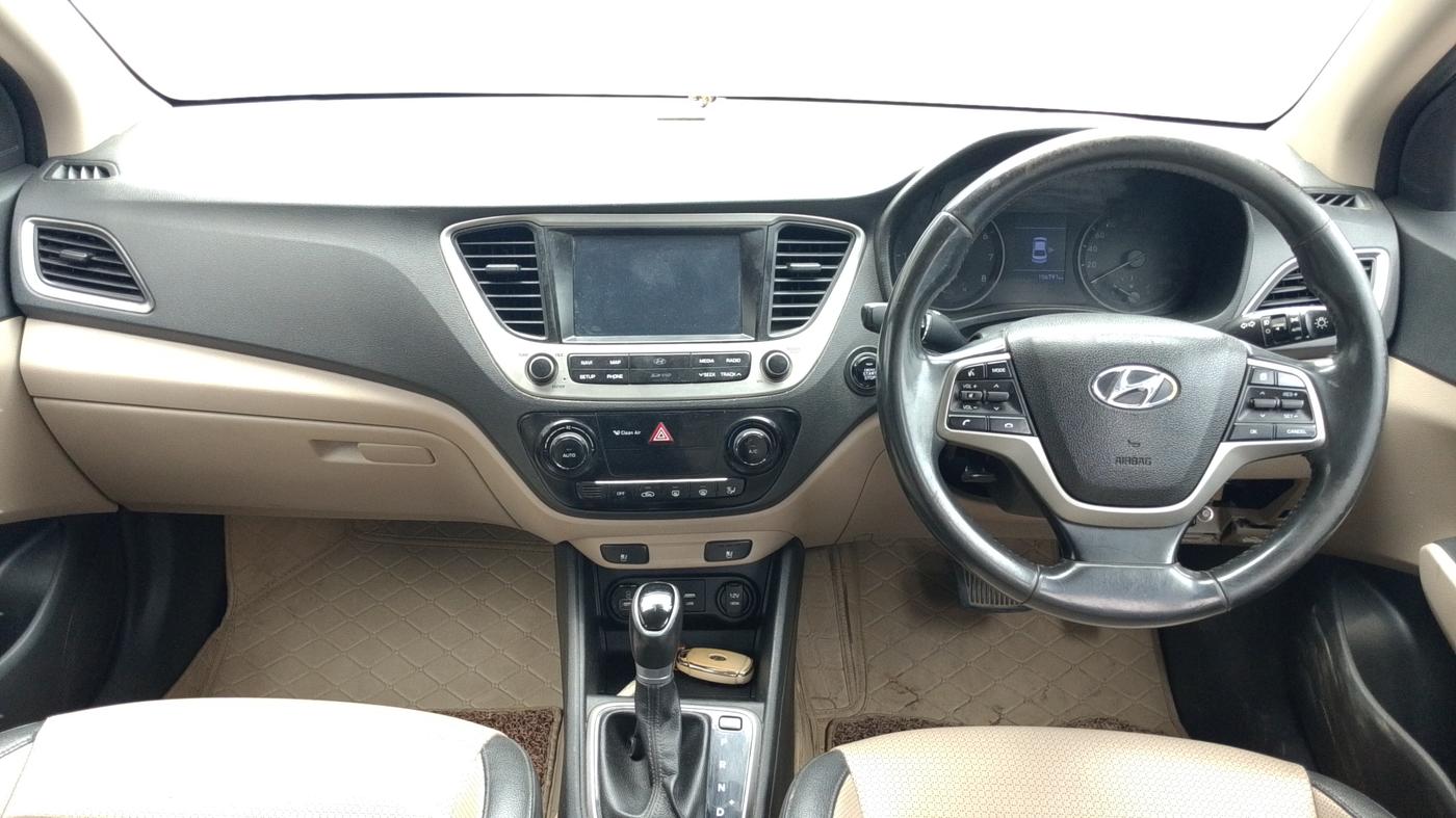 2017 Hyundai Verna 1.6 VTVT SX (O) AT, Petrol, Automatic, 1,06,791 km, Dashboard