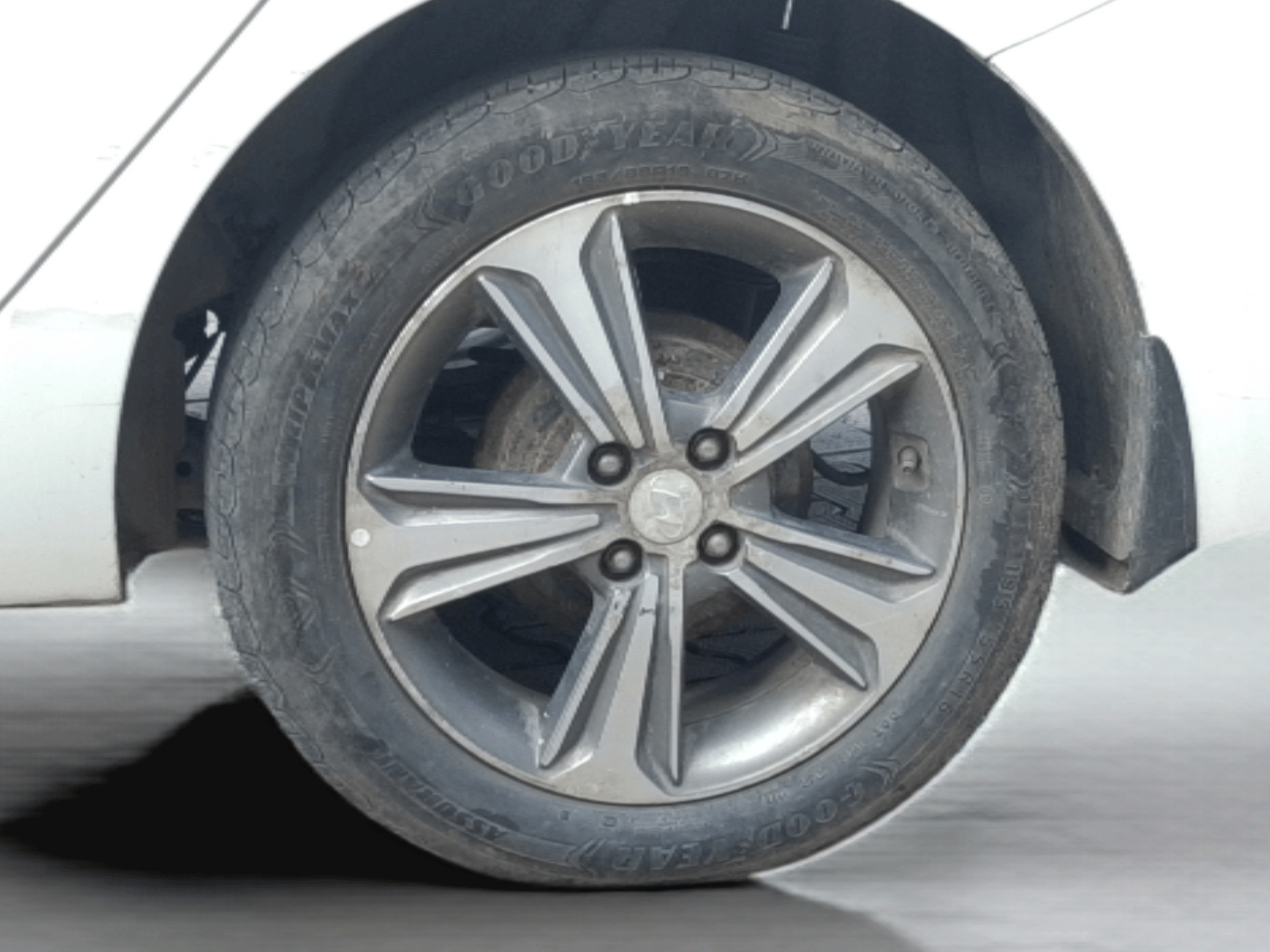 2019 Hyundai Verna 1.6 CRDI SX, Diesel, Manual, 1,08,257 km, Left Rear Wheel