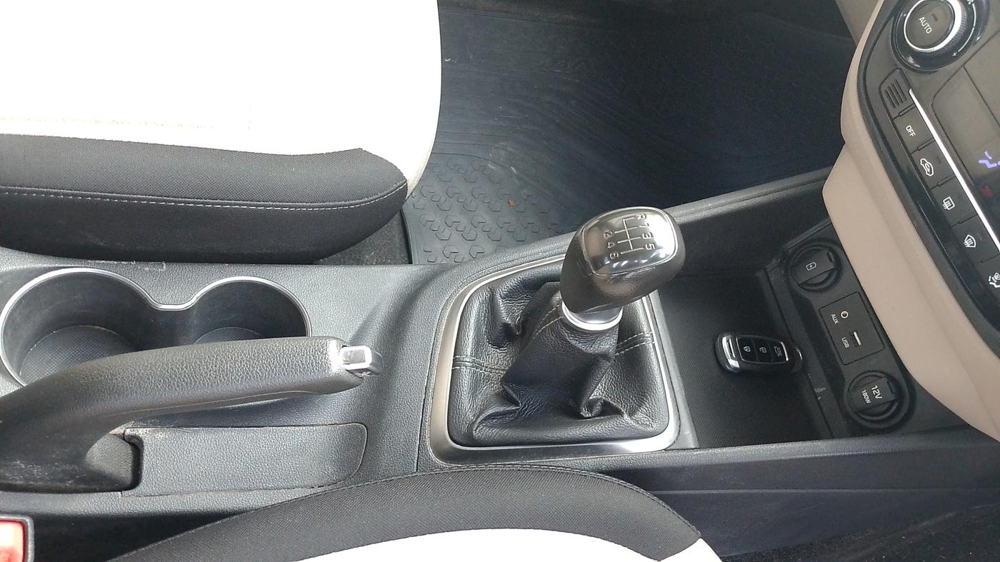2019 Hyundai Verna 1.6 CRDI SX, Diesel, Manual, 1,08,257 km, Gear Lever