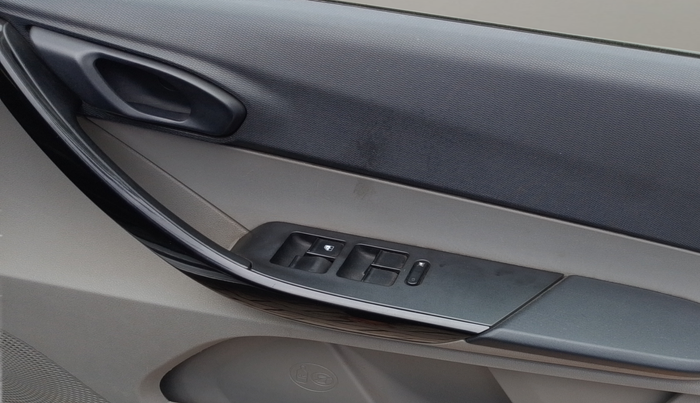 2018 Tata Tiago XT PETROL, Petrol, Manual, 53,142 km, Driver Side Door Panel Controls